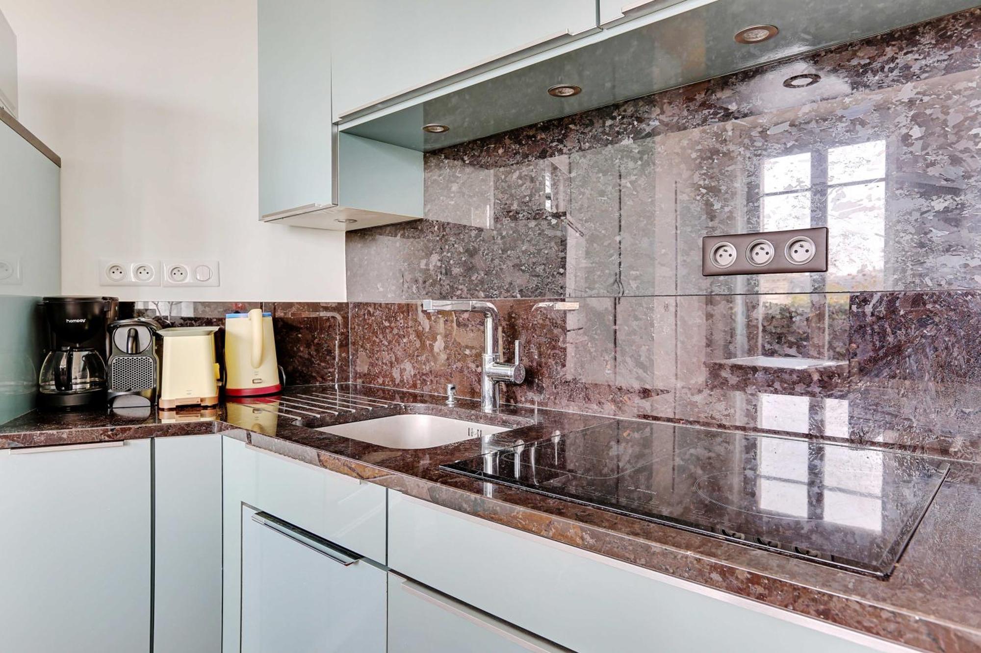 Elegant & Spacieux - 3br-6p - Republiq Apartment